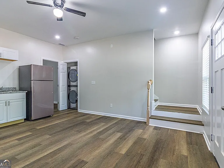 2367 Knott St — Photo 5