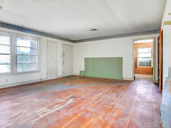 5th image of 175 E Caldwood Dr