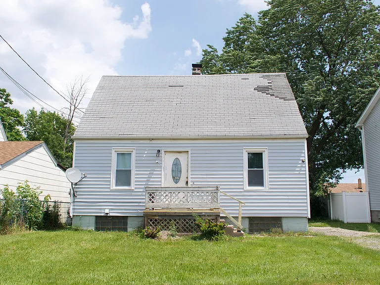 3011 Petroleum St — Photo 1