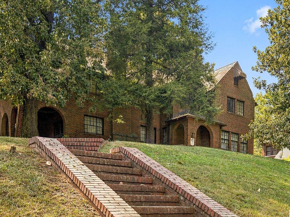 1st image of 2837 Bush Blvd