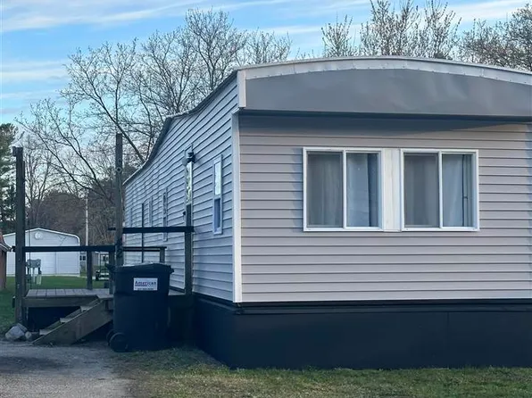 42 Juniper Dr, East Jordan, MI 49727