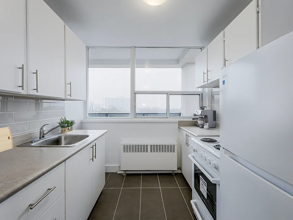 1 Deauville Ln