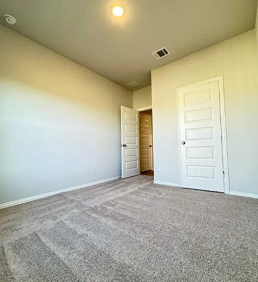 3300 Kingdom Dr — Photo 7