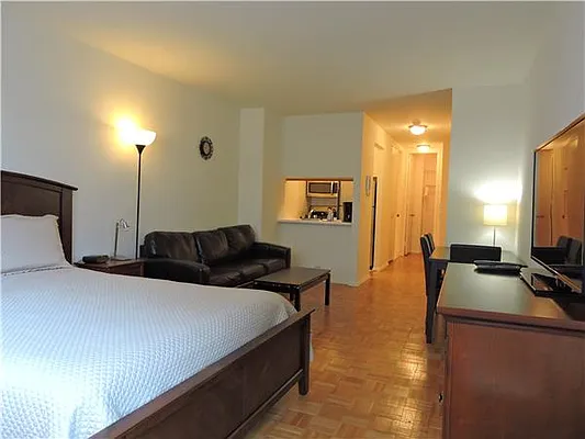 Rented by Yoon Realty Group | media 3