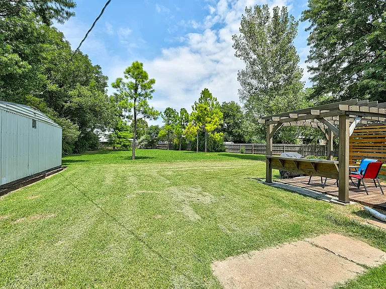2801 Croydon Ct — Photo 17