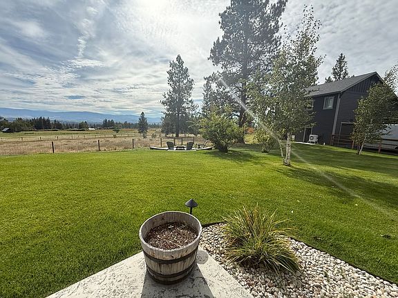 4th image of 875 Saddleback Dr