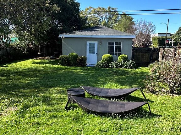 4th image of 2303 Amherst Ave