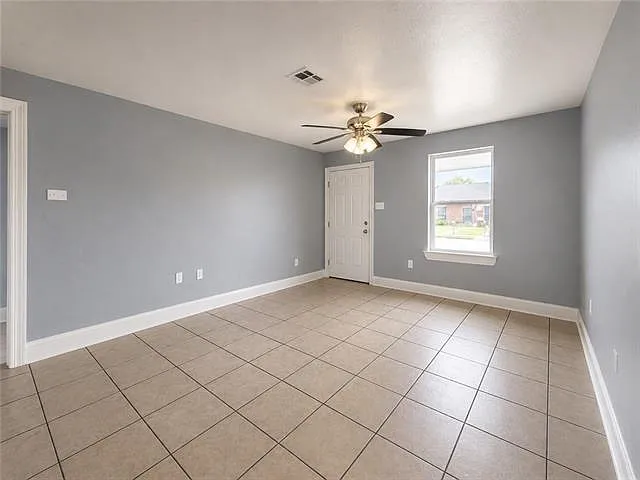 2400 Artillery Dr — Photo 2