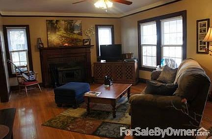 Large windows allow in plenty of light
						:
						The windows have all been replaced, and blinds are fitted for all windows.