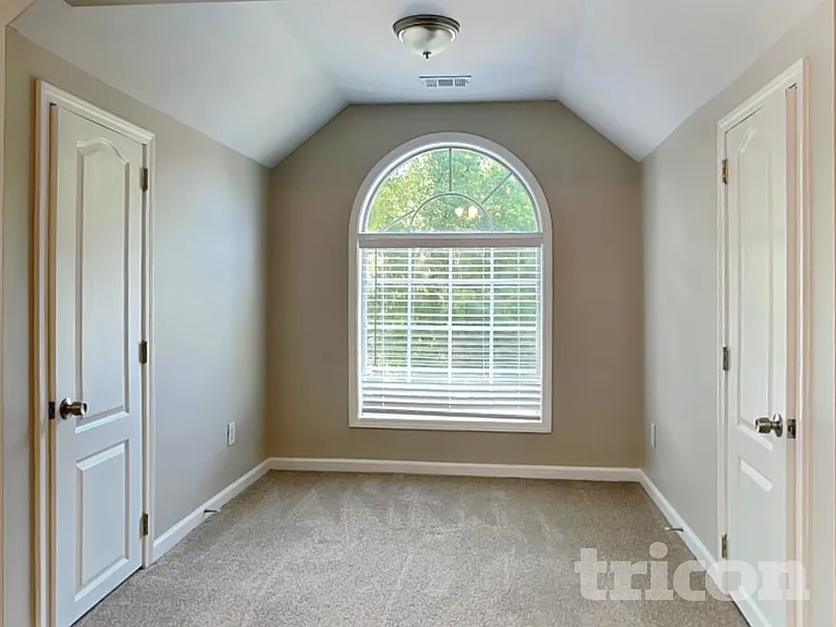 1219 Falls Creek Ct — Photo 9