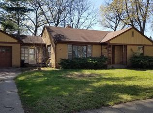 2212 Carney Ave, Rockford, IL 61103