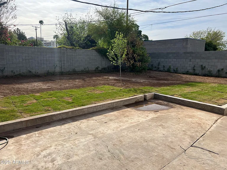 801 W Earll Dr — Photo 33