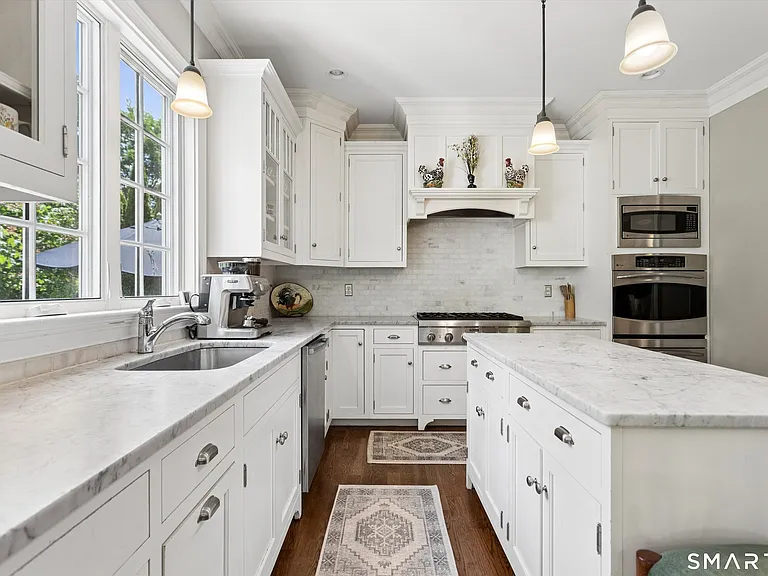 87 Kings Hwy S — Photo 16