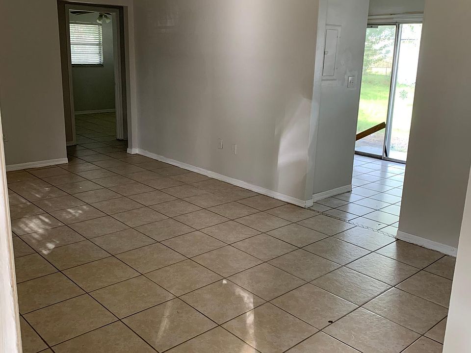 2nd image of 1703 Clay St