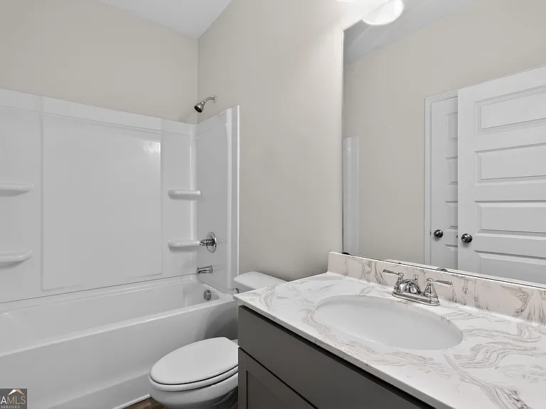 185 Madison Bnd — Photo 13