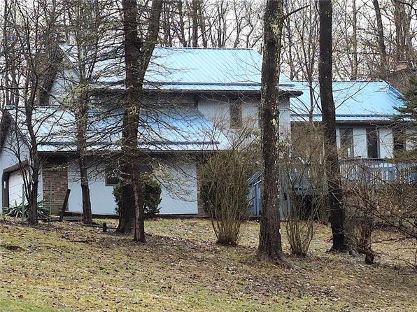 218 Chestnut Ln, Chalk Hill, PA 15421