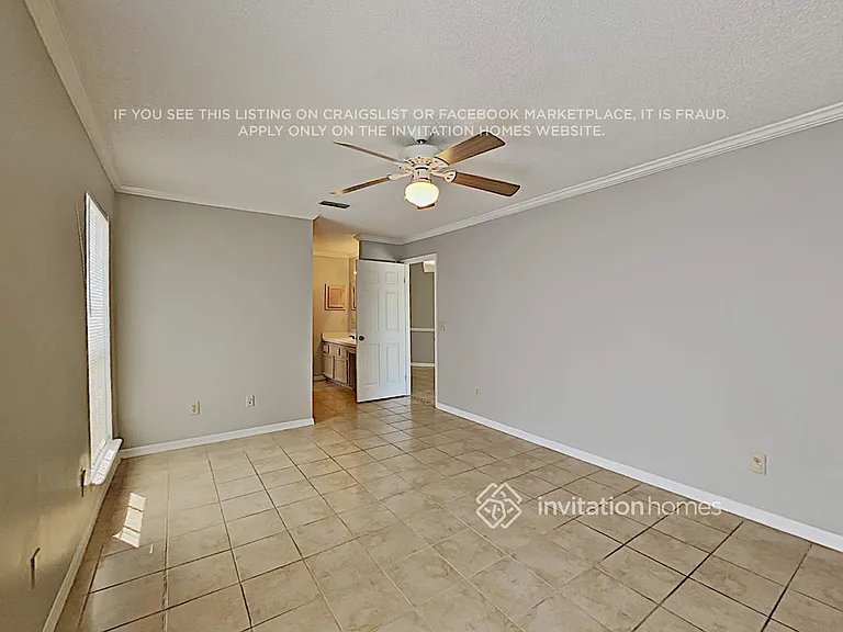 2463 Twin Springs Dr N — Photo 13