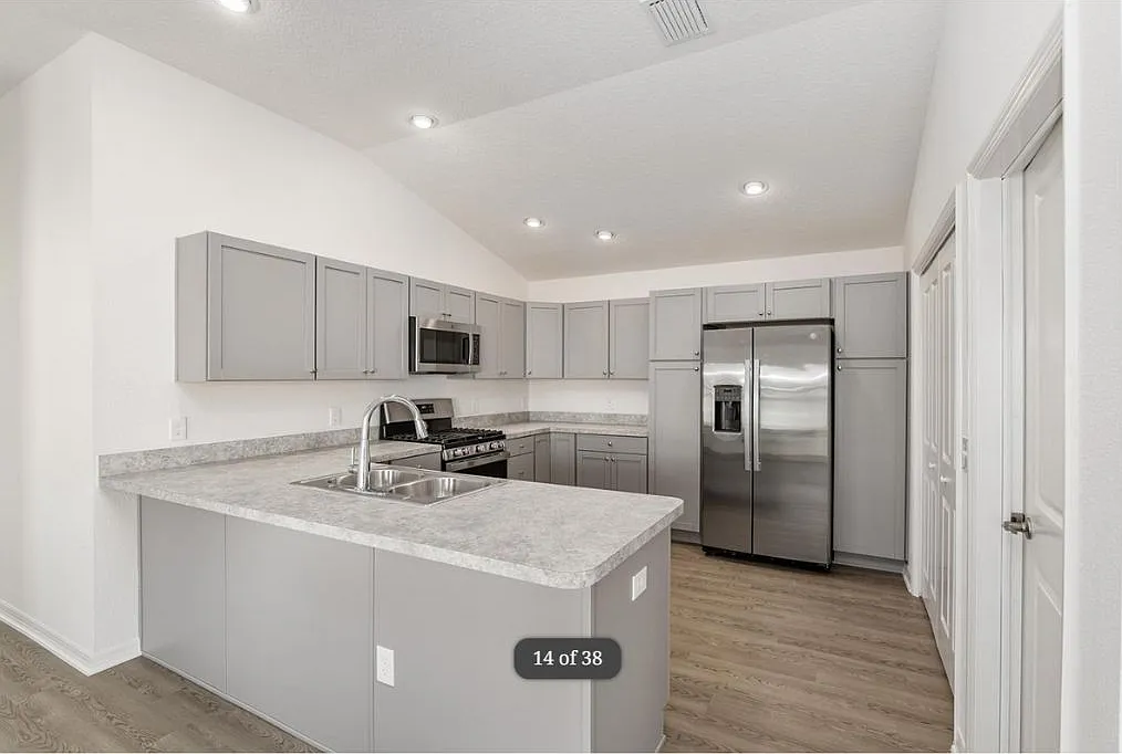2 bed, 1200 sqft, $2,150 — Photo 3