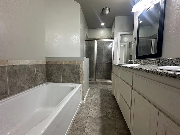 8017 NW 160th Ter — Photo 30