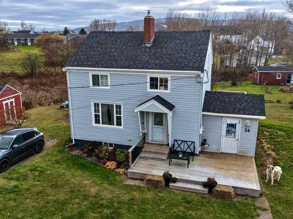 34 Hillcrest St, Inverness, NS B0E 1N0