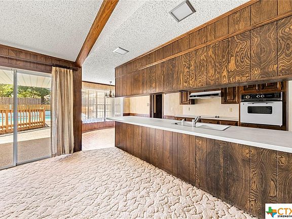 5th image of 515 White Oak Ln