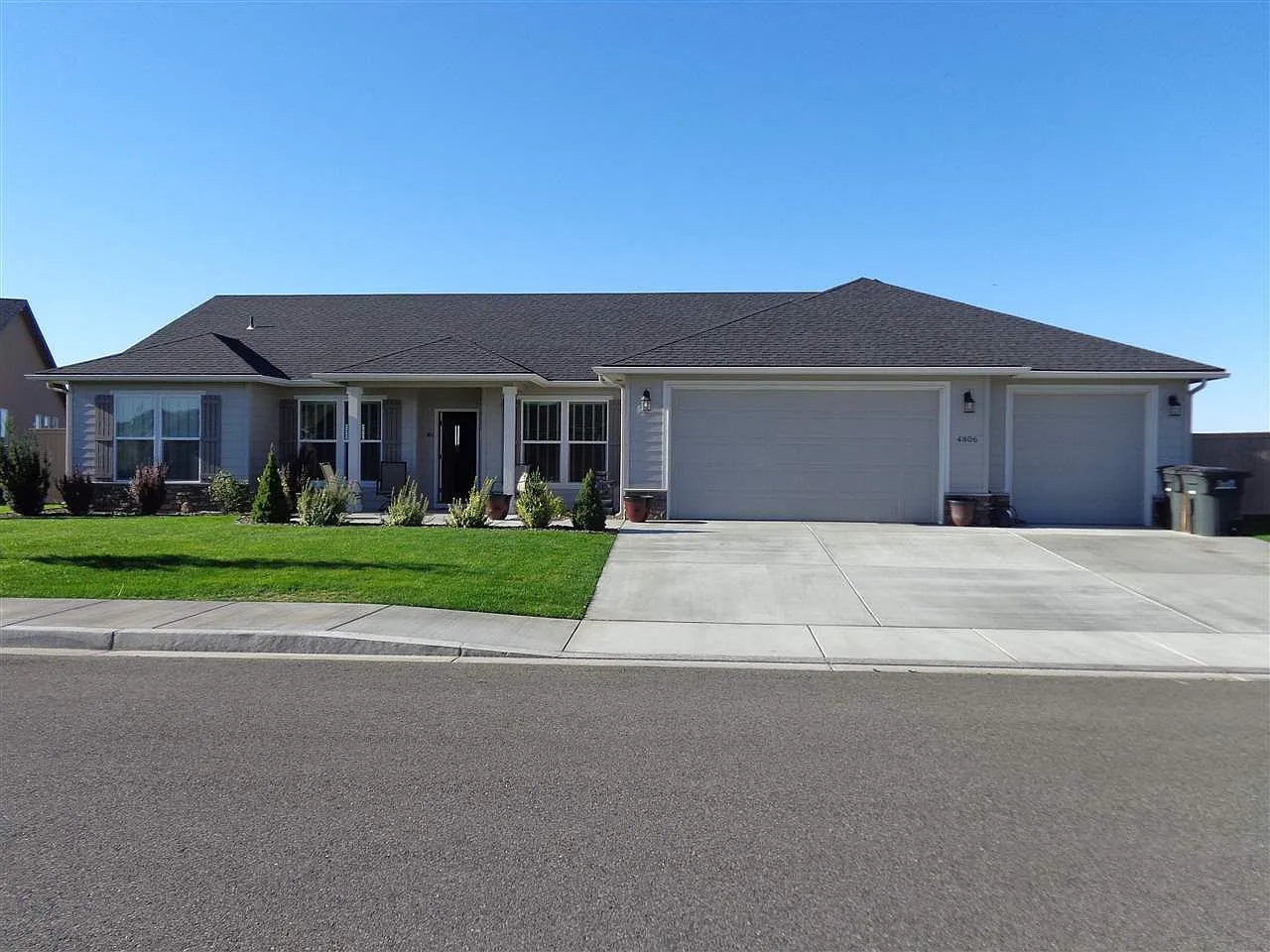 4806 Tamarisk Dr photo 1
