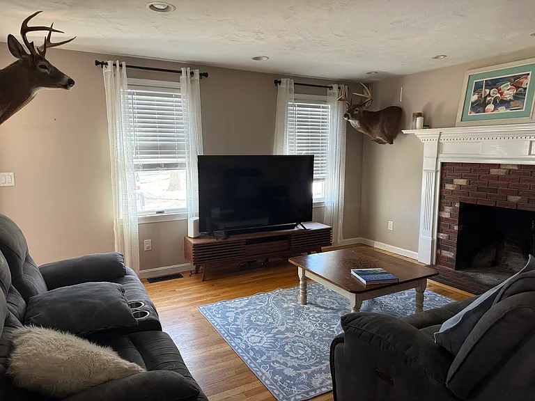 Iris Ln — Photo 8