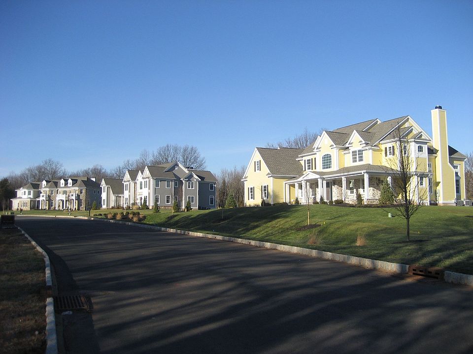2nd image of 4 Reagan Dr