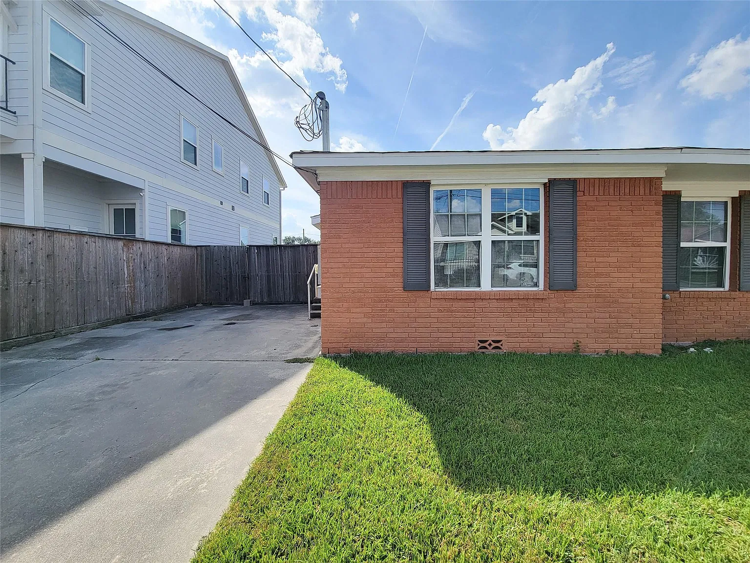 2 bed, 2.0 bath, 1904 sqft, $1,495 — Photo 2