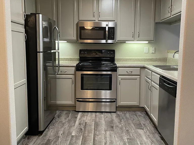 2921 Briarpark Dr — Photo 3