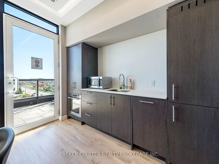 681 Yonge St #114 — Photo 24