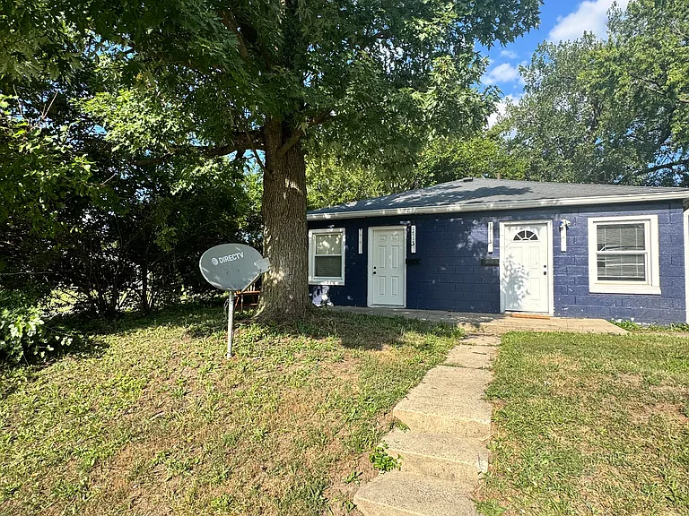 1715 N Rural St — Photo 1
