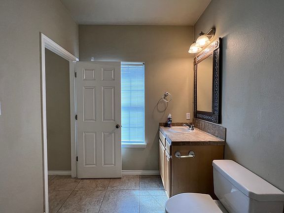 5th image of 1105 N Cuernavaca Dr Unit A