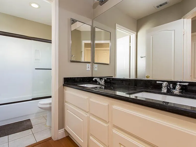2527 Aurora Ln — Photo 17