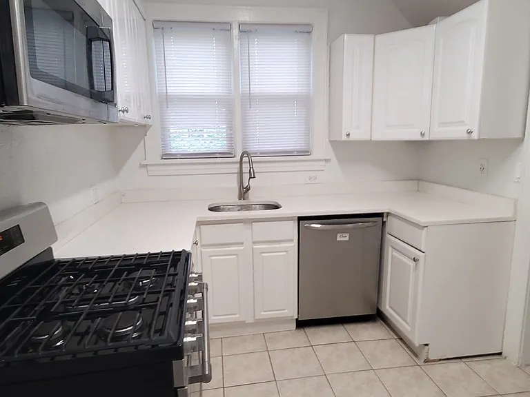 14 E Devonia Ave #1 — Photo 6