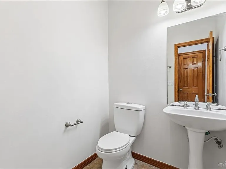 1305 E Olympia Ave #A — Photo 11