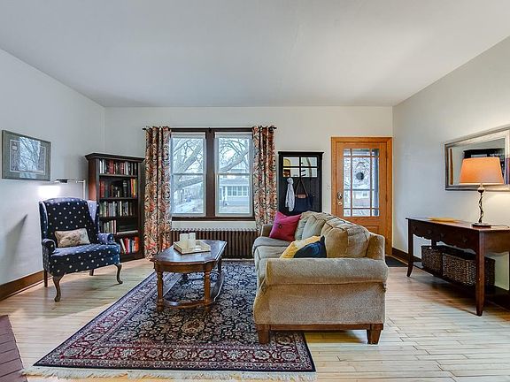 4th image of 2079 Goodrich Ave