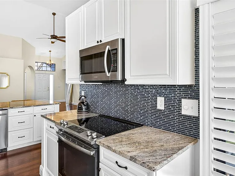 4180 Brentwood Park Cir — Photo 16