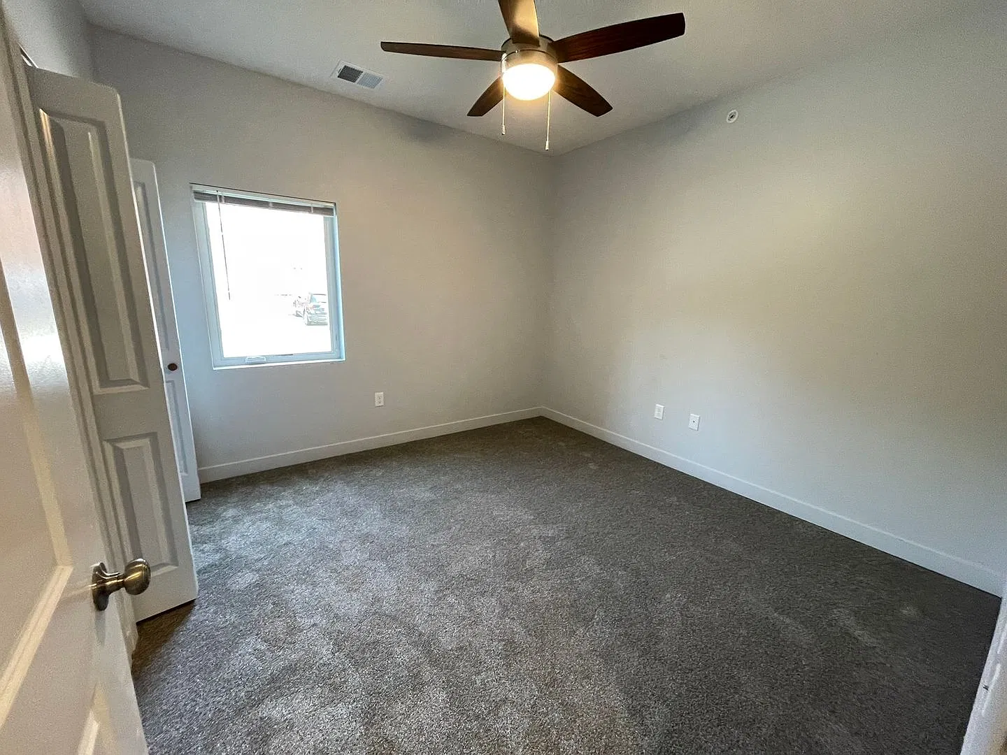 Hepburn-12 — Photo 3