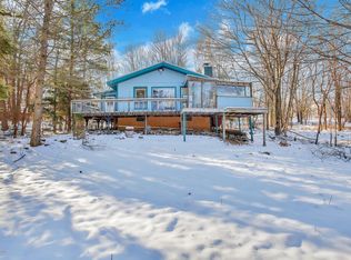 1119 Black Bear Ln, Long Pond, PA