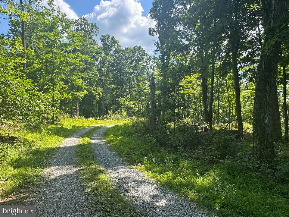 1st image of Middle Point Rd
