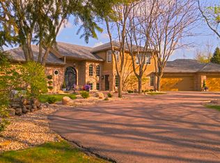 48030 Lazy Oaks Circle, Sioux Falls, SD 57108