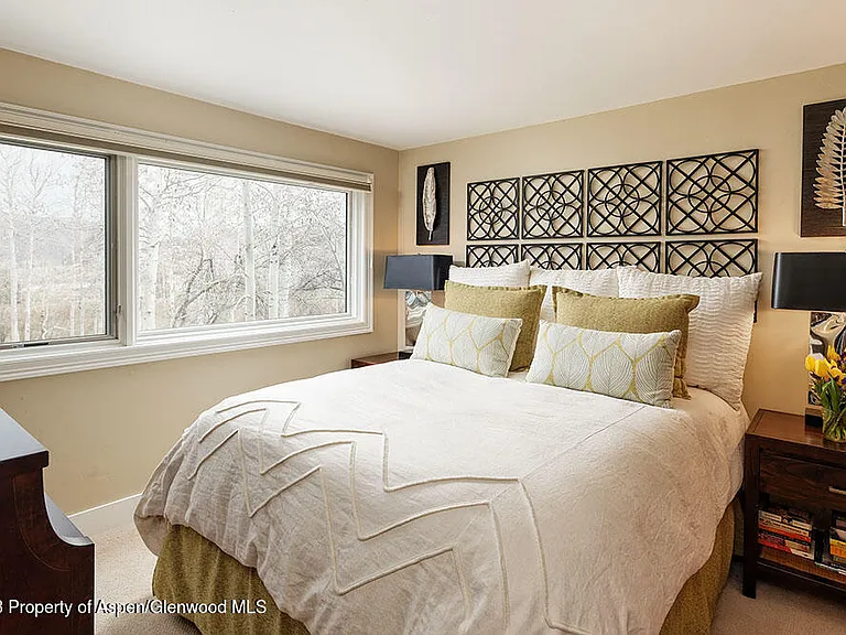 4000 Brush Creek Rd #9 — Photo 9
