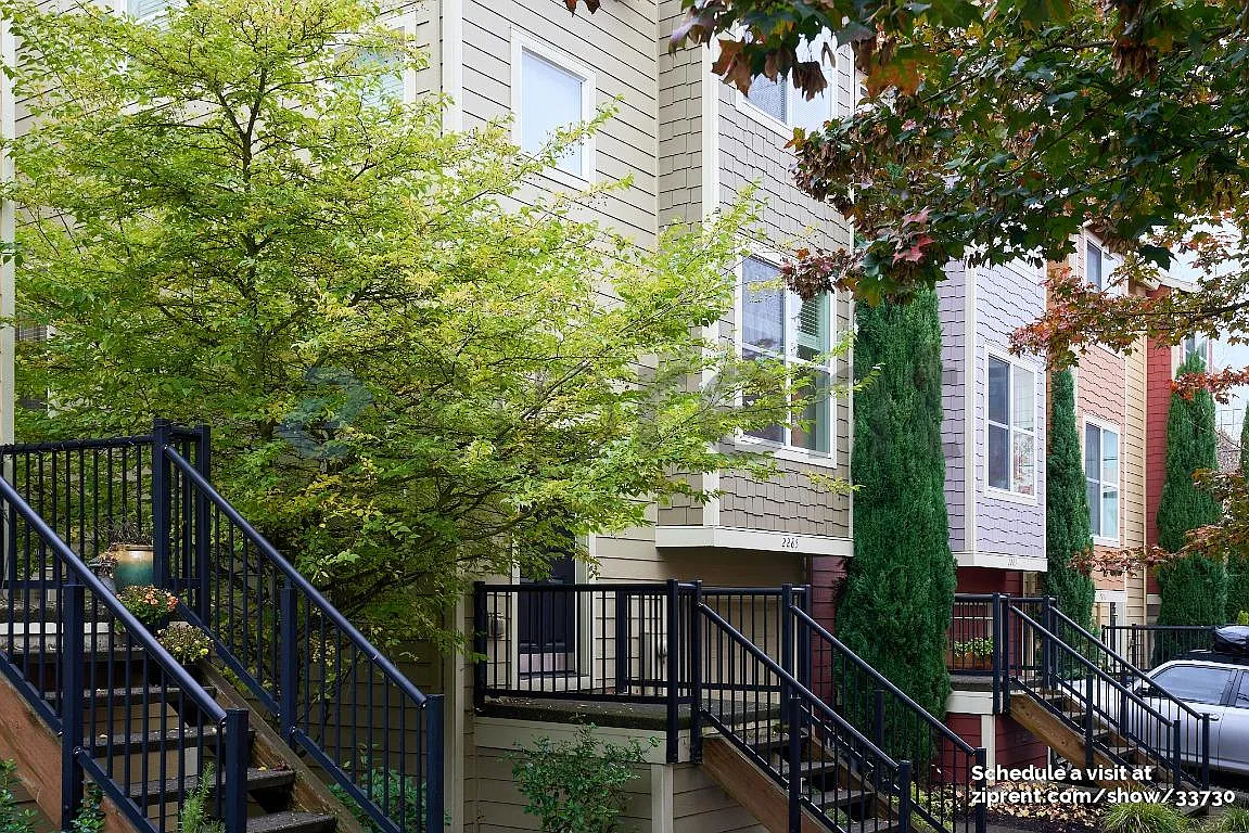 3 bed, 1900 sqft, $2,750 — Photo 1