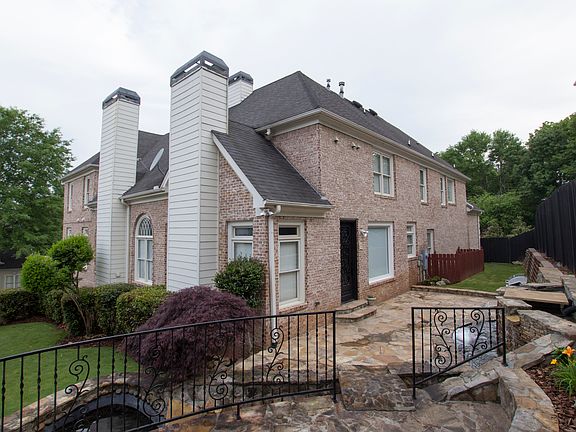 2nd image of 2302 Garden Park Dr SE