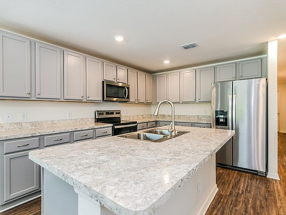 5th image of 429 Hunt Blvd