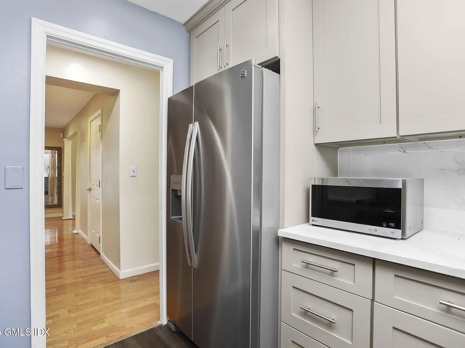 4 bed, 3.0 bath, 2490 sqft, $8,500 — Photo 4