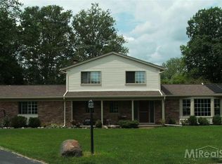 5754 Kennebunk Dr, Rochester, MI 48306