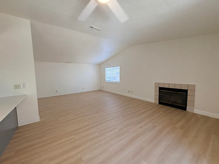 7757 Southbreeze Dr — Photo 9