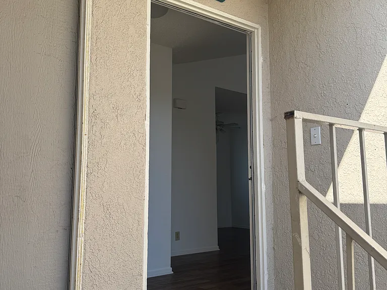 Huntington Harbour Villas — Photo 4